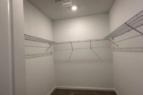 Townhouse in Davenport, Florida 3 bedrooms, 173.17 sq.m. № 2400372 - photo 11