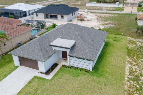 Купить виллу или дом в Кейп-Корал, Флорида 5 комнат, 189.61м2, № 2296366 - фото 2
