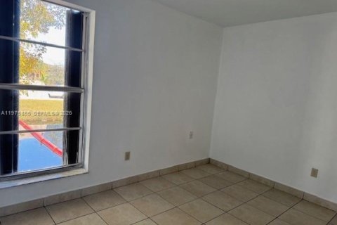 Снять в аренду кондоминиум в Майами, Флорида 2 спальни, 82.78м2, № 2079670 - фото 10