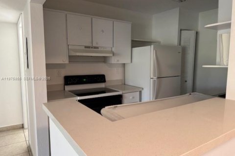 Снять в аренду кондоминиум в Майами, Флорида 2 спальни, 82.78м2, № 2079670 - фото 11