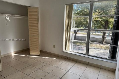 Снять в аренду кондоминиум в Майами, Флорида 2 спальни, 82.78м2, № 2079670 - фото 9