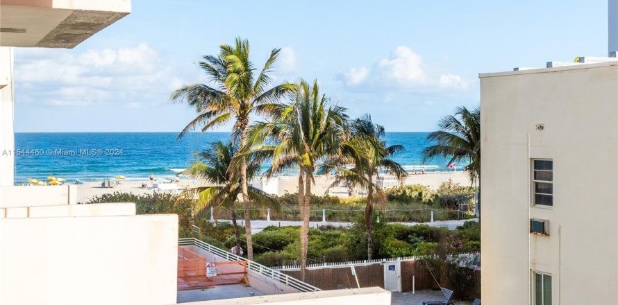 Condominio en Miami Beach, Florida, 1 dormitorio  № 1046892