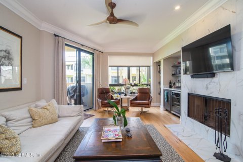 Снять в аренду кондоминиум в Понте-Ведра-Бич, Флорида 3 спальни, 165.74м2, № 772674 - фото 1