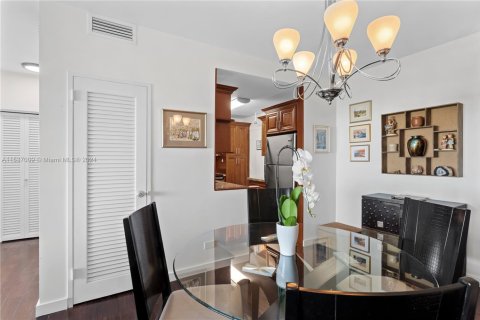 Copropriété à vendre à Miami Beach, Floride: 1 chambre, 79.99 m2 № 2016163 - photo 7
