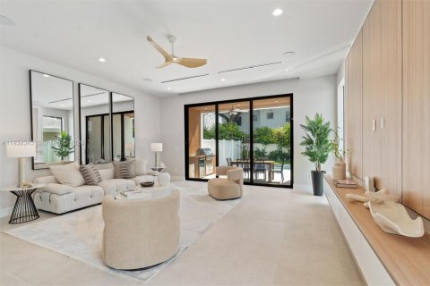 Adosado en venta en Fort Lauderdale, Florida, 3 dormitorios, 240.99 m2 № 1995876 - foto 17