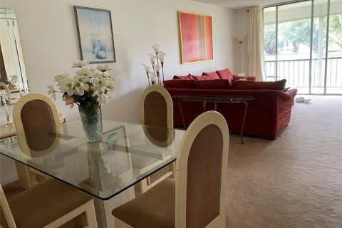 Condominio en venta en Pembroke Pines, Florida, 2 dormitorios, 108.7 m2 № 2187186 - foto 3