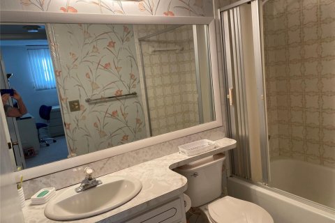 Condominio en venta en Pembroke Pines, Florida, 2 dormitorios, 108.7 m2 № 2187186 - foto 18