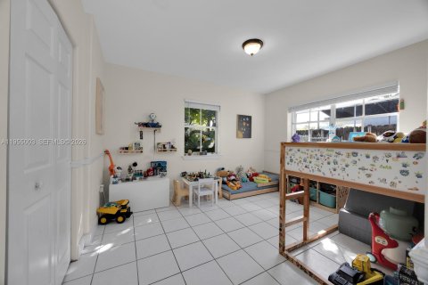 Villa ou maison à vendre à Miami, Floride: 3 chambres, 152.55 m2 № 2010341 - photo 12