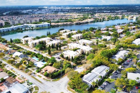 Copropriété à louer à Miami, Floride: 1 chambre, 76.46 m2 № 1955721 - photo 11