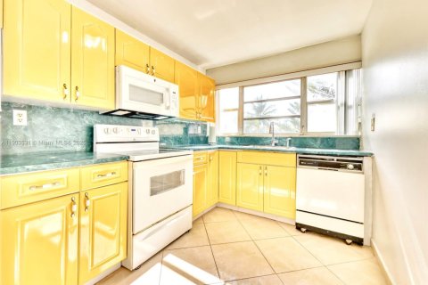 Copropriété à louer à Miami, Floride: 1 chambre, 76.46 m2 № 1955721 - photo 10