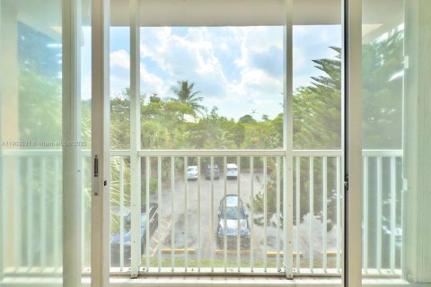 Copropriété à louer à Miami, Floride: 1 chambre, 76.46 m2 № 1955721 - photo 6