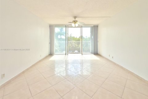 Copropriété à louer à Miami, Floride: 1 chambre, 76.46 m2 № 1955721 - photo 7
