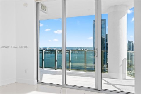 Купить кондоминиум в Майами, Флорида 1 спальня, 87.7м2, № 1958799 - фото 2