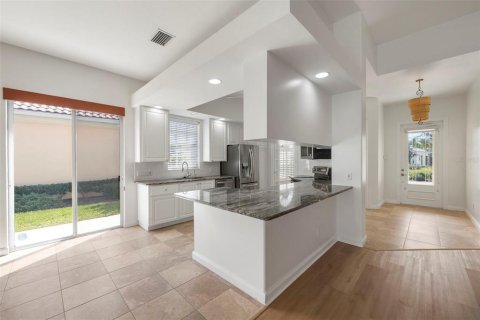 Villa ou maison à louer à Sarasota, Floride: 3 chambres, 186.55 m2 № 2150470 - photo 4
