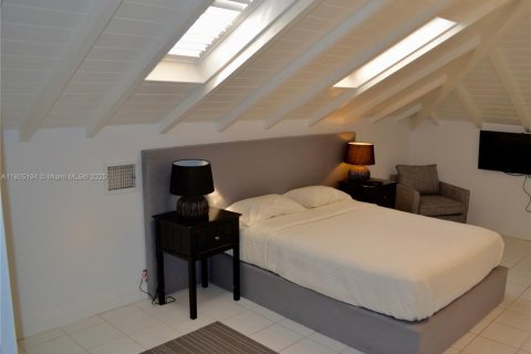 Снять в аренду виллу или дом в Ки-Бискейн, Флорида 5 спален, 599.31м2, № 1743909 - фото 10