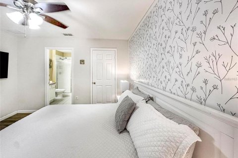 Villa ou maison à vendre à Kissimmee, Floride: 6 chambres, 261.24 m2 № 2145228 - photo 13