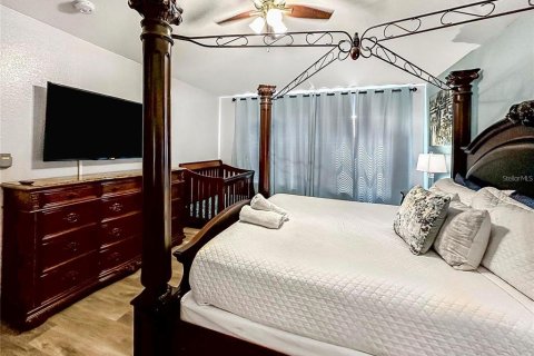 Villa ou maison à vendre à Kissimmee, Floride: 6 chambres, 261.24 m2 № 2145228 - photo 12