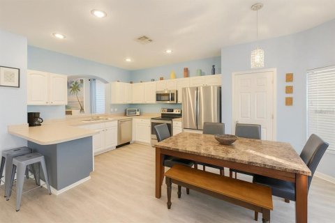 Villa ou maison à vendre à Kissimmee, Floride: 6 chambres, 261.24 m2 № 2145228 - photo 5