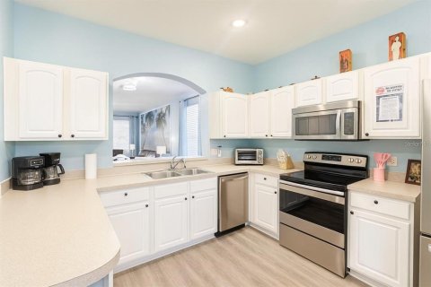 Villa ou maison à vendre à Kissimmee, Floride: 6 chambres, 261.24 m2 № 2145228 - photo 4