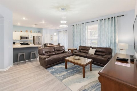 Villa ou maison à vendre à Kissimmee, Floride: 6 chambres, 261.24 m2 № 2145228 - photo 6