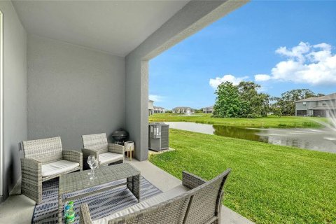 Townhouse in Sarasota, Florida 3 bedrooms, 160.16 sq.m. № 2167678 - photo 11