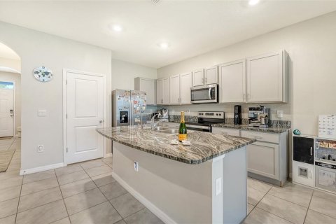 Townhouse in Sarasota, Florida 3 bedrooms, 160.16 sq.m. № 2167678 - photo 16