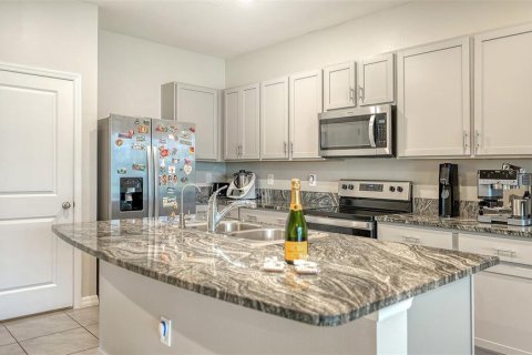 Townhouse in Sarasota, Florida 3 bedrooms, 160.16 sq.m. № 2167678 - photo 17