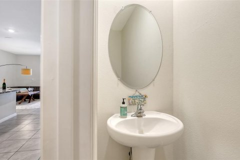 Townhouse in Sarasota, Florida 3 bedrooms, 160.16 sq.m. № 2167678 - photo 21