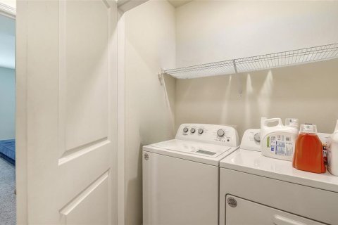 Townhouse in Sarasota, Florida 3 bedrooms, 160.16 sq.m. № 2167678 - photo 29