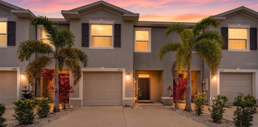 Townhouse in Sarasota, Florida 3 bedrooms, 160.16 sq.m. № 2167678