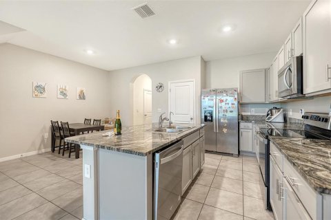 Townhouse in Sarasota, Florida 3 bedrooms, 160.16 sq.m. № 2167678 - photo 18