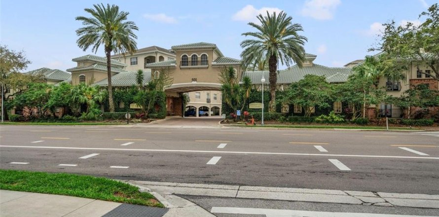 Condominio en Tampa, Florida, 2 dormitorios  № 2428870