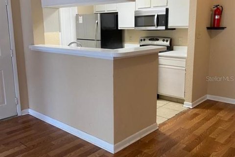 Condo in Orlando, Florida, 2 bedrooms  № 1916294 - photo 6