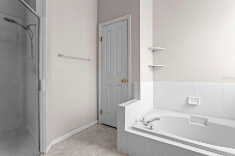 House in Tampa, Florida 5 bedrooms, 217.58 sq.m. № 1835406 - photo 17