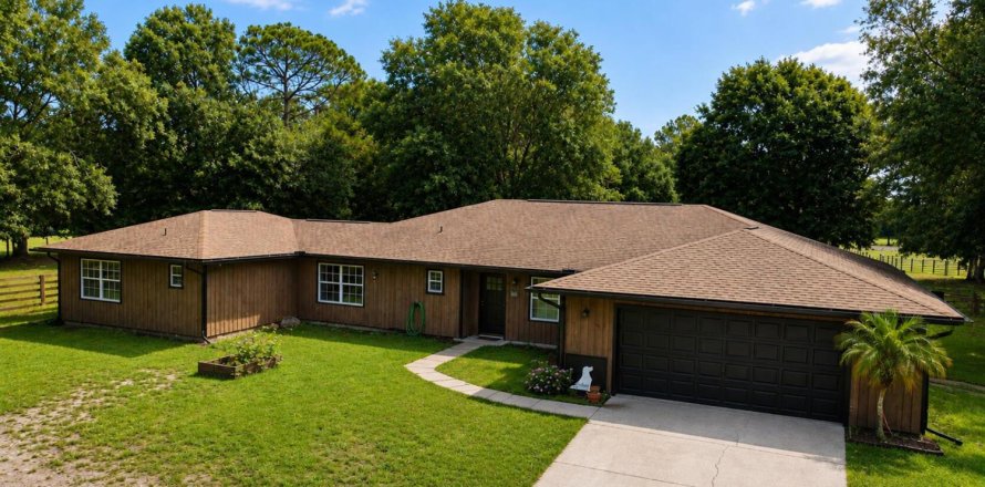 House in Lake Placid, Florida 4 bedrooms, 192.31 sq.m. № 2274768