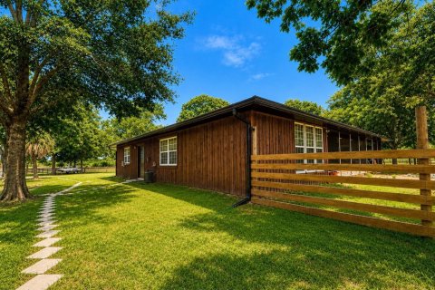 House in Lake Placid, Florida 4 bedrooms, 192.31 sq.m. № 2274768 - photo 24