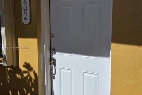 Appartement à Virginia Gardens, Floride 1 chambre, 1212 m2 № 2000130