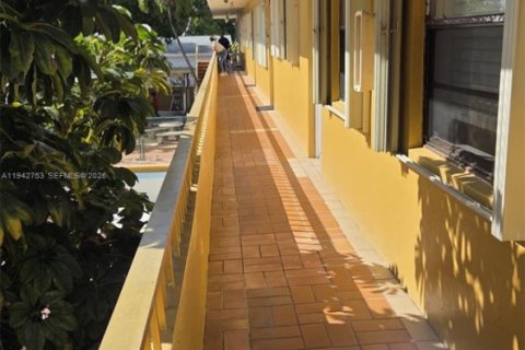 Appartement à louer à Virginia Gardens, Floride: 1 chambre, 1212 m2 № 2000130 - photo 10