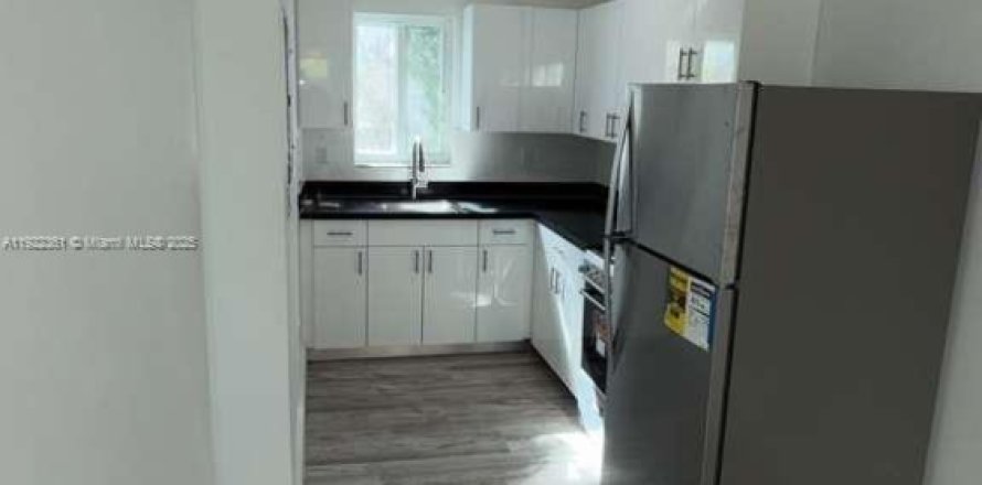 Estudio en Miami Beach, Florida № 2060007