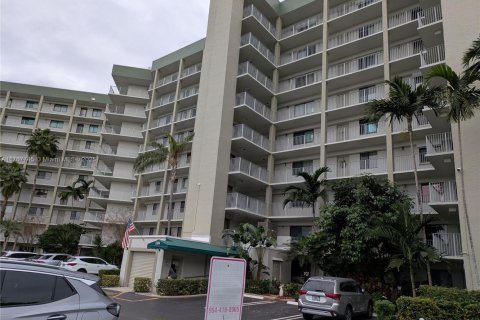 Condominio en venta en Pompano Beach, Florida, 2 dormitorios, 110.55 m2 № 1869992 - foto 1