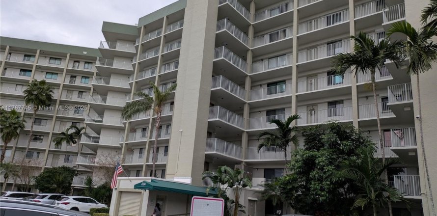 Condominio en Pompano Beach, Florida, 2 dormitorios  № 1869992