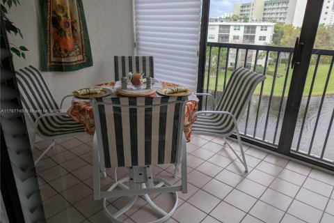 Condominio en venta en Pompano Beach, Florida, 2 dormitorios, 110.55 m2 № 1869992 - foto 11