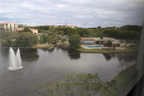Condominio en venta en Pompano Beach, Florida, 2 dormitorios, 110.55 m2 № 1869992 - foto 12