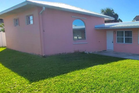 Apartment in St. Lucie, Florida 2 bedrooms, 92.9 sq.m. № 2338239