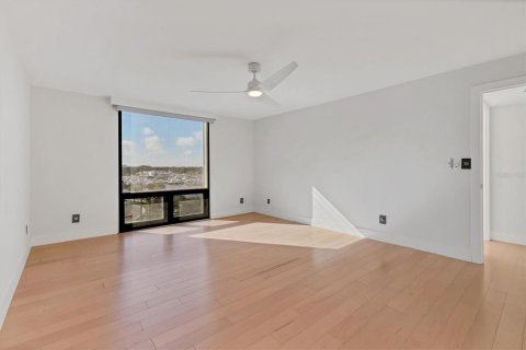 Condo in Sarasota, Florida, 2 bedrooms № 2395988 - photo 22