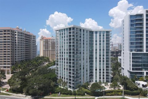 Condo in Sarasota, Florida, 2 bedrooms  № 2395988