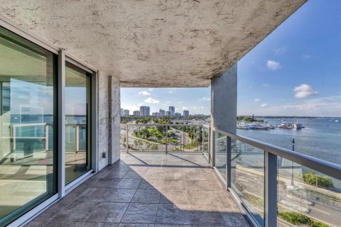 Condo in Sarasota, Florida, 2 bedrooms № 2395988 - photo 25