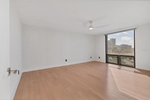 Condo in Sarasota, Florida, 2 bedrooms № 2395988 - photo 21