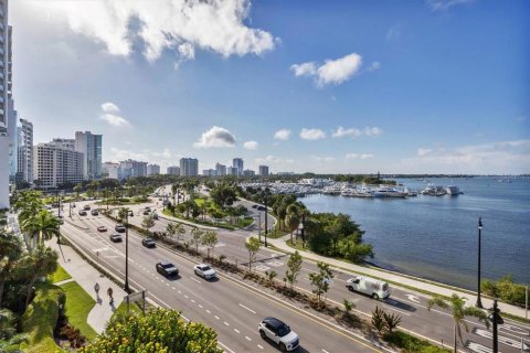 Condo in Sarasota, Florida, 2 bedrooms № 2395988 - photo 28