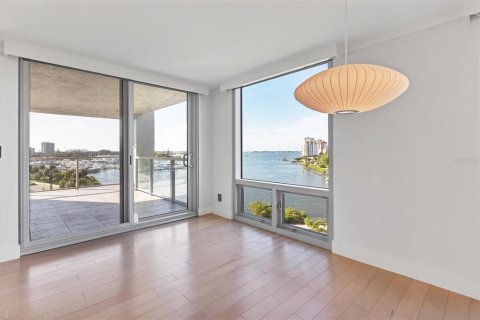 Condo in Sarasota, Florida, 2 bedrooms № 2395988 - photo 15